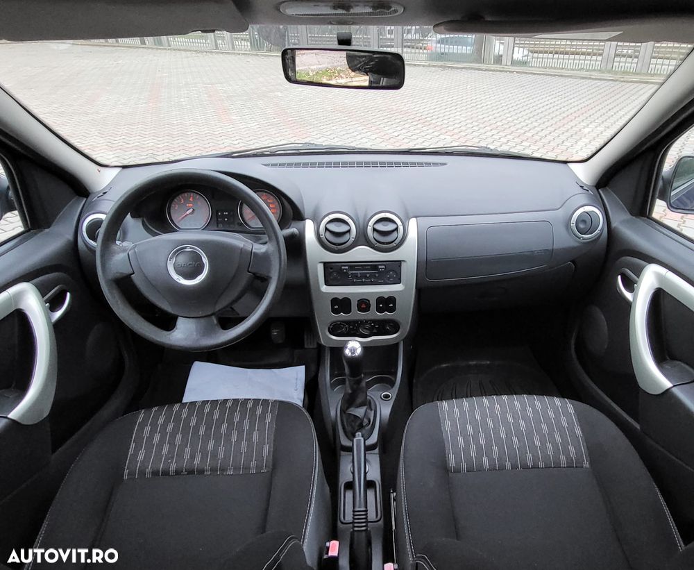 Dacia Logan 1.2 16V Laureate - 6