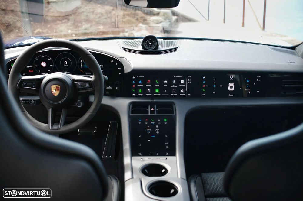 Porsche Taycan Turbo - 12