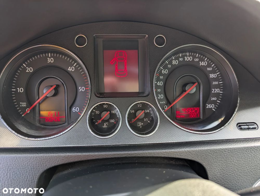 Volkswagen Passat 2.0 TDI Individual - 10