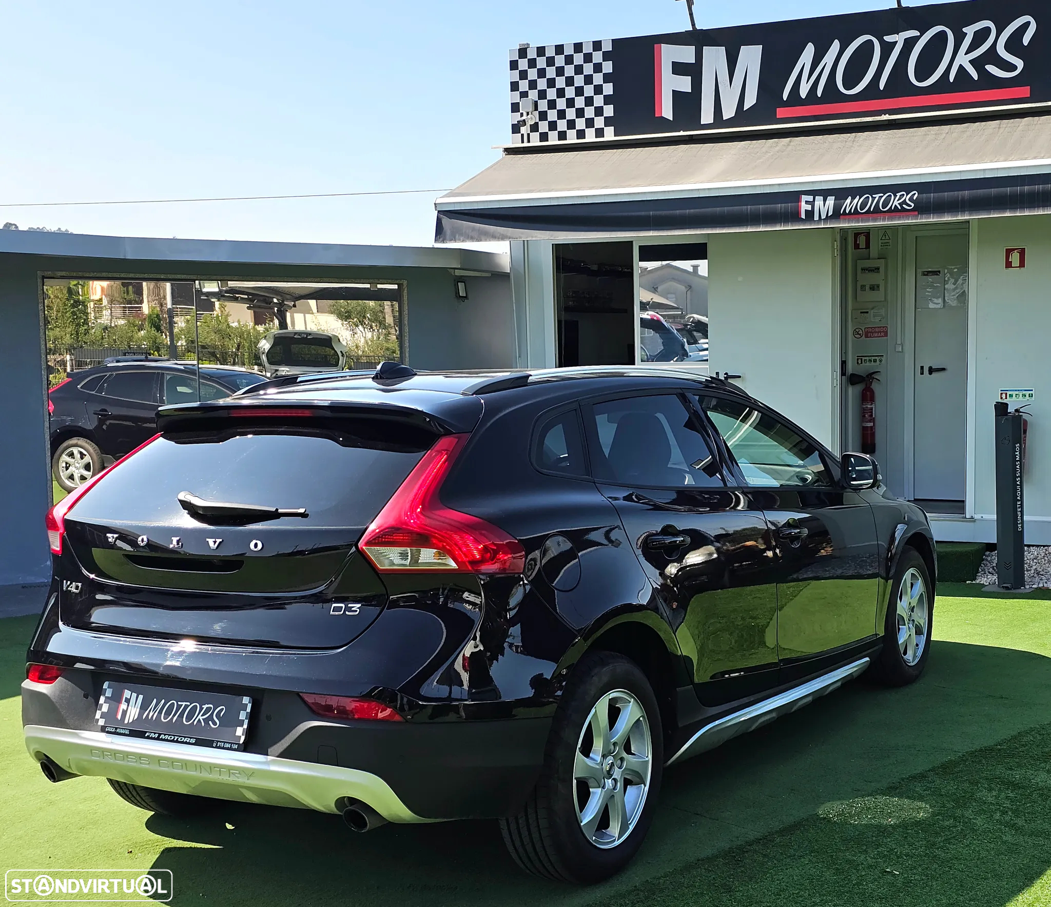 Volvo V40 Cross Country 2.0 D3 Kinetic - 4