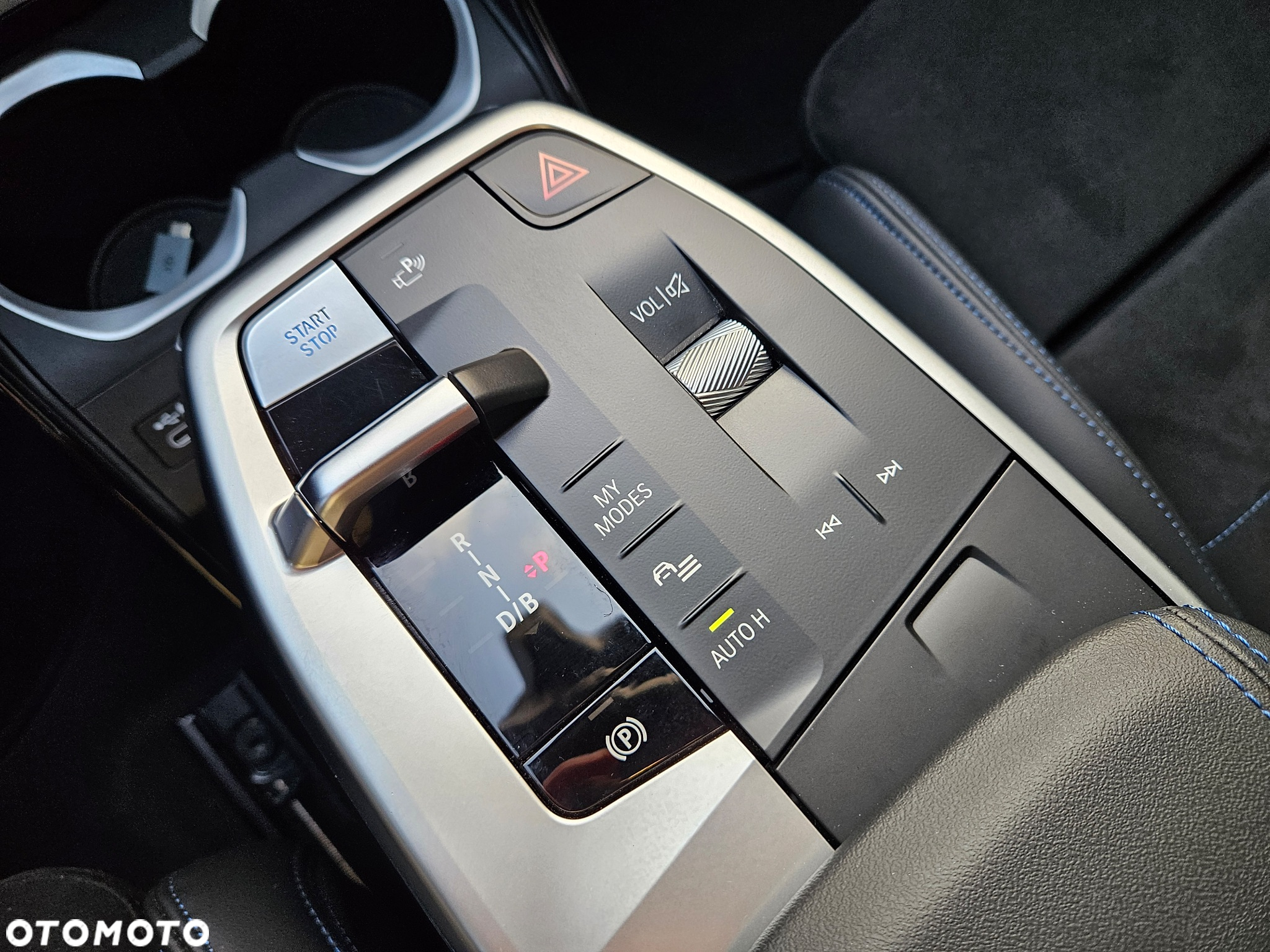 BMW iX xDrive40 76.6kWh Signature - 18