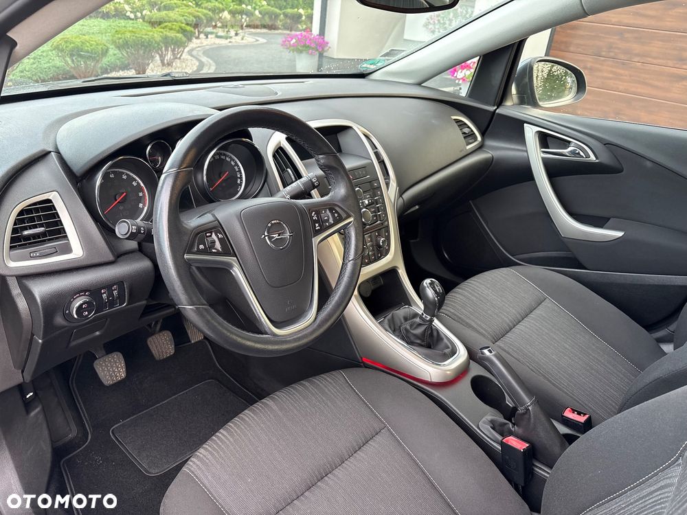 Opel Astra 1.4 T Cosmo - 28