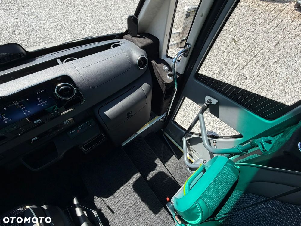 Mercedes-Benz Sprinter 519 - 23