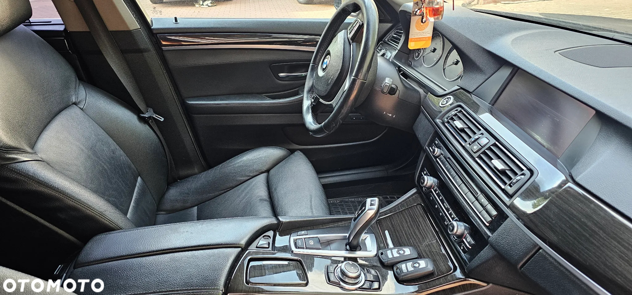 BMW Seria 5 520d Touring - 10