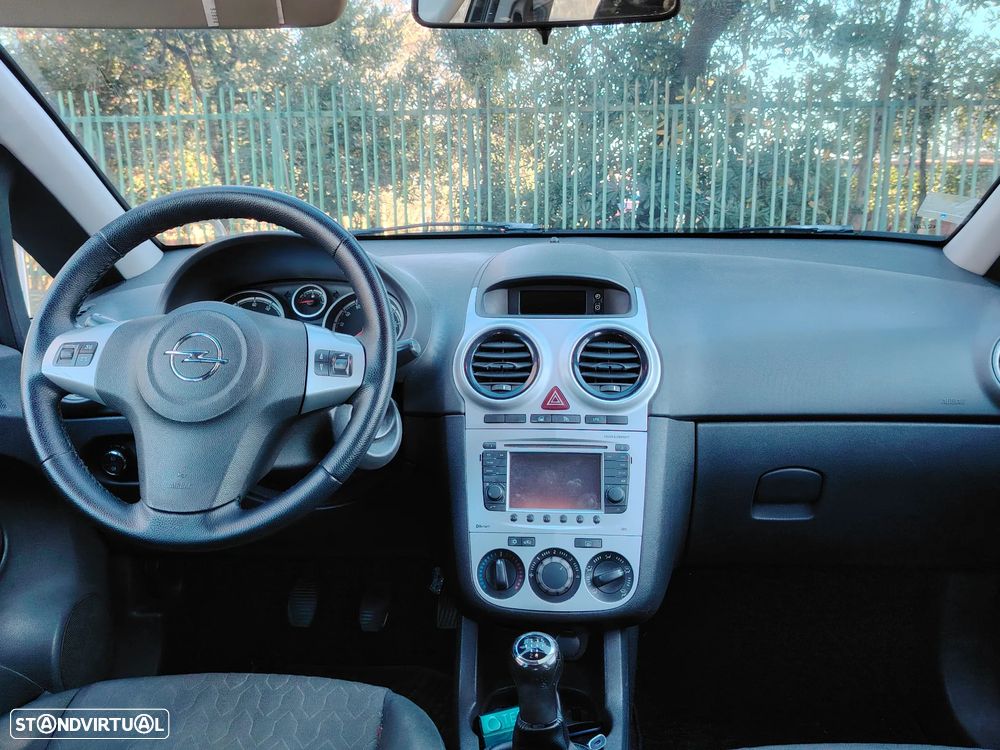 Opel Corsa 1.2 Enjoy FlexFuel - 3