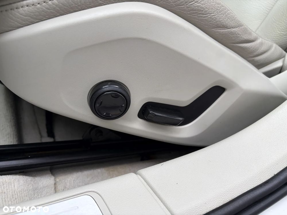 Volvo V60 D4 Inscription - 34