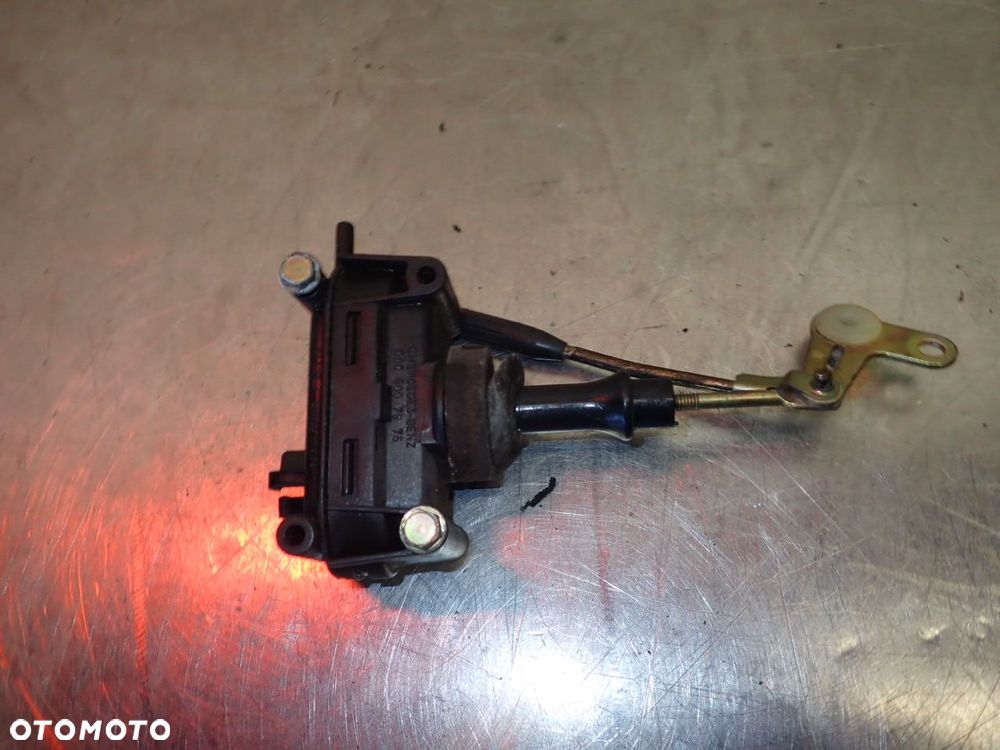 SIŁOWNIK ZAMKA PRAWY TYŁ MERCEDES - BENZ W124 E300 2.3 0008007975 - 2
