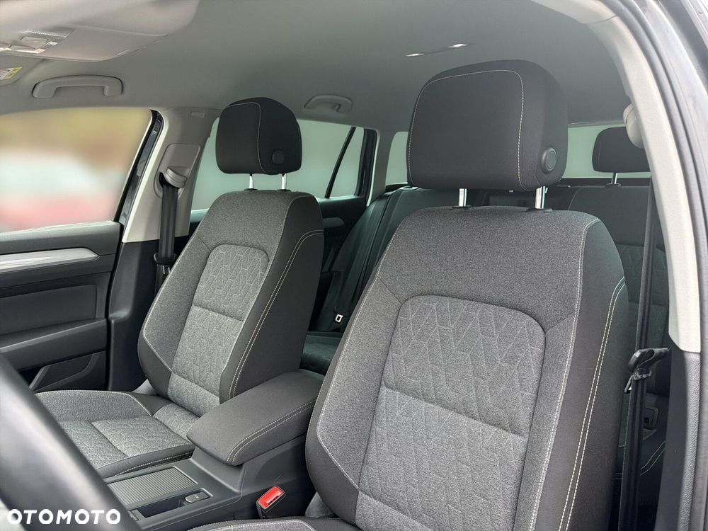 Volkswagen Passat - 12