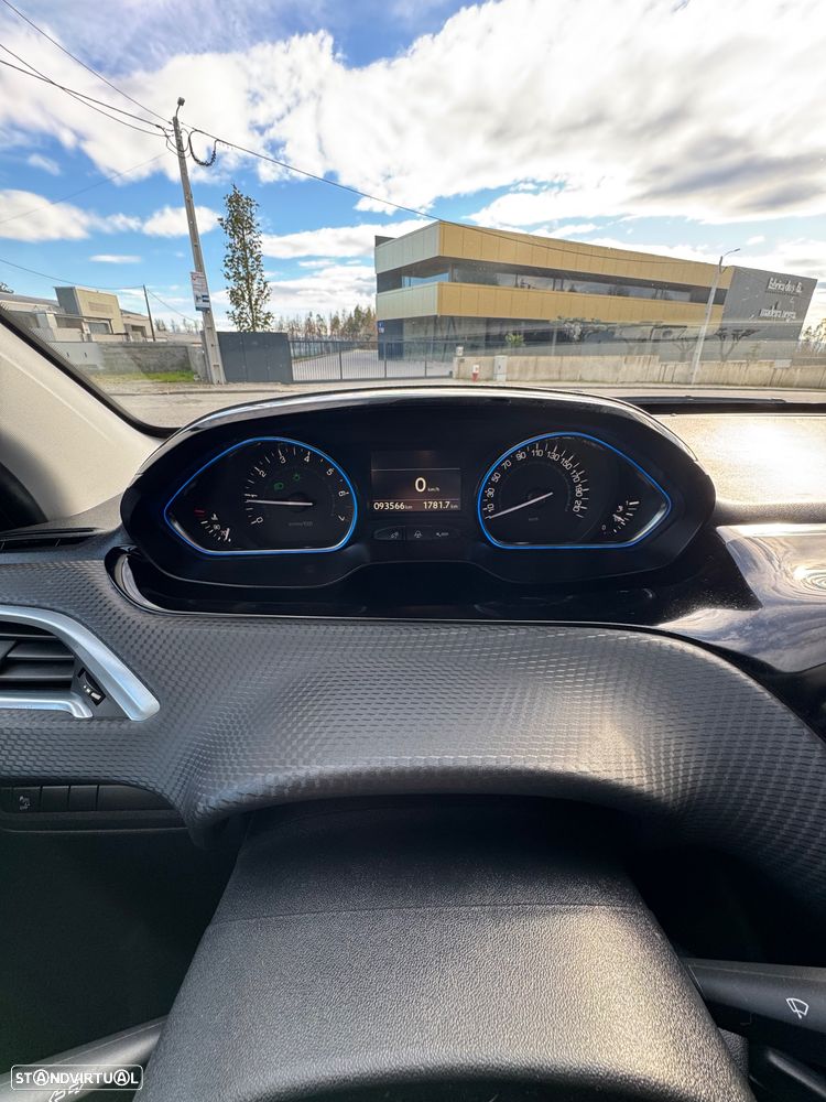 Peugeot 2008 1.2 PureTech Allure - 13