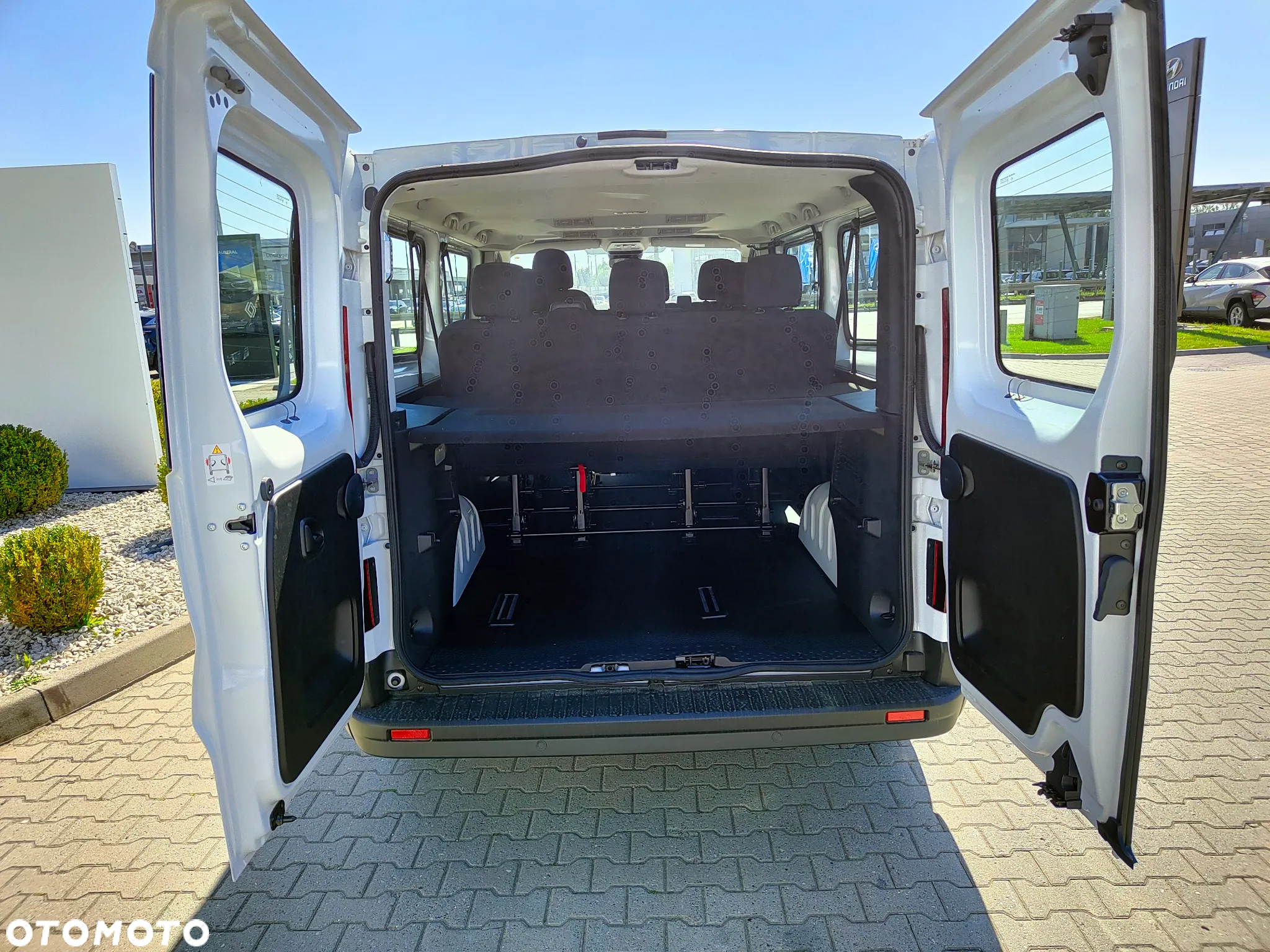 Renault Trafic - 9