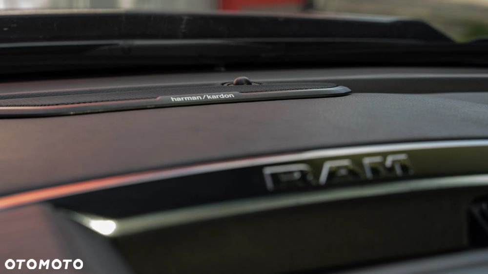 RAM 1500 5.7 Crew Cab Longbed Laramie Black - 35