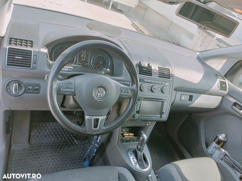 Volkswagen Touran - 15