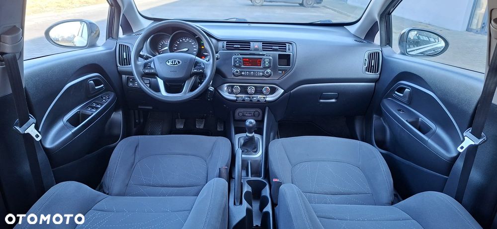 Kia Rio 1.2 Attract - 10