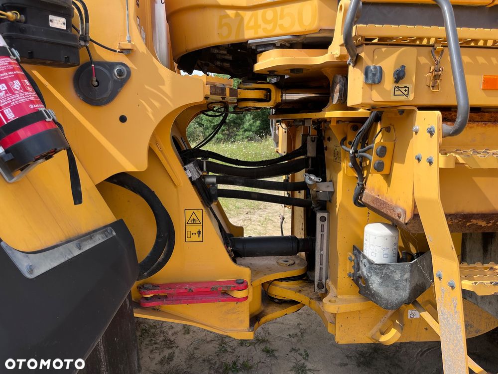 Volvo L220H - 9