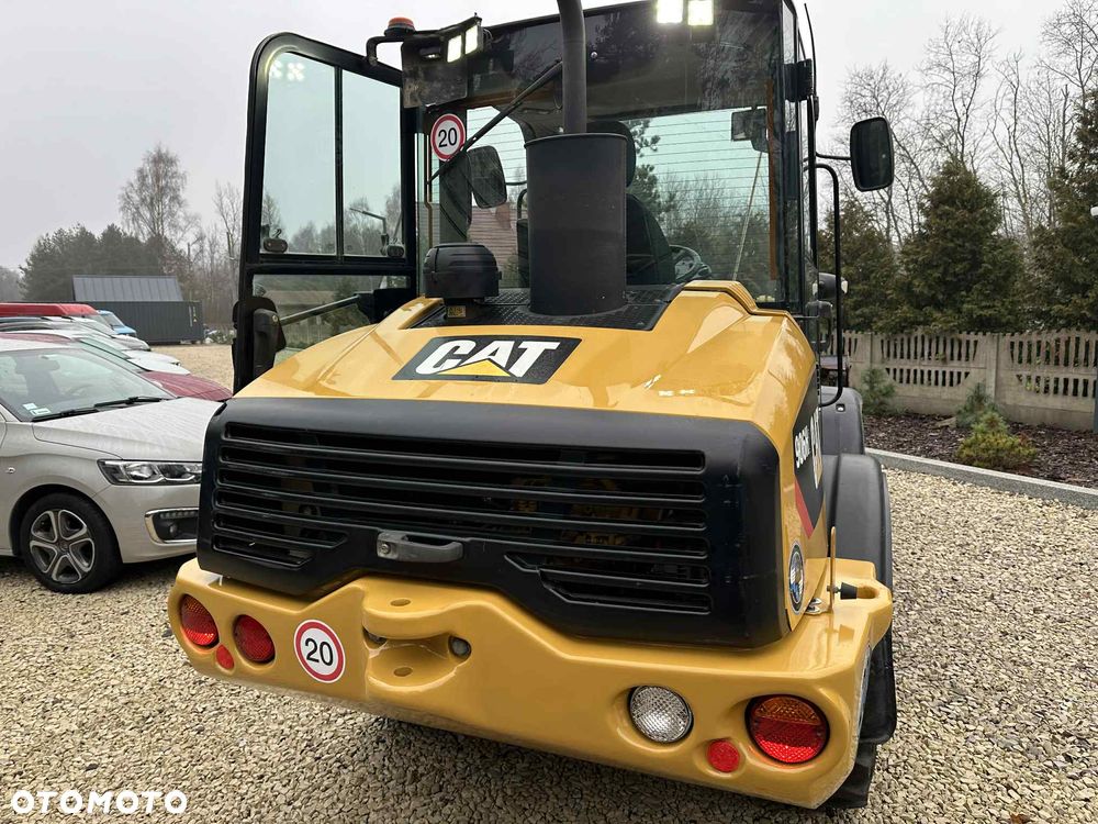 Caterpillar 906H2 - 3