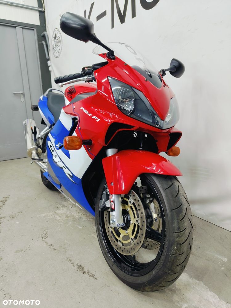 Honda CBR - 3