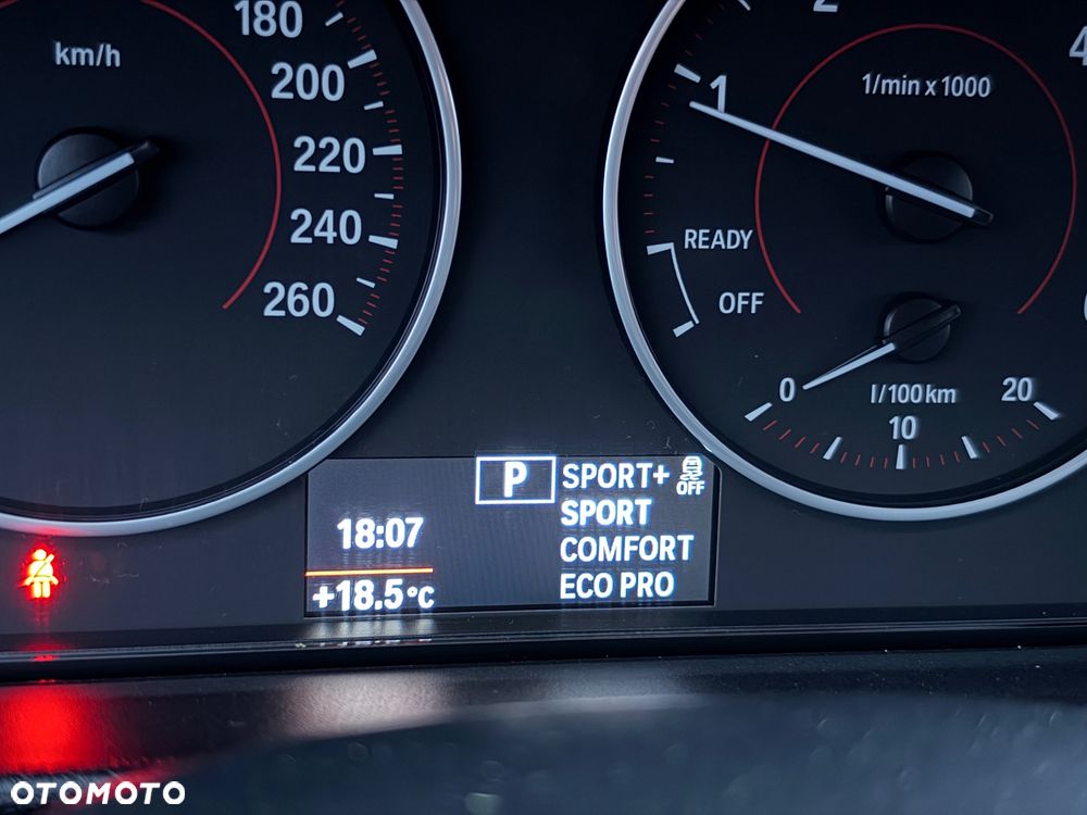 BMW Seria 3 320d Luxury Line sport - 29