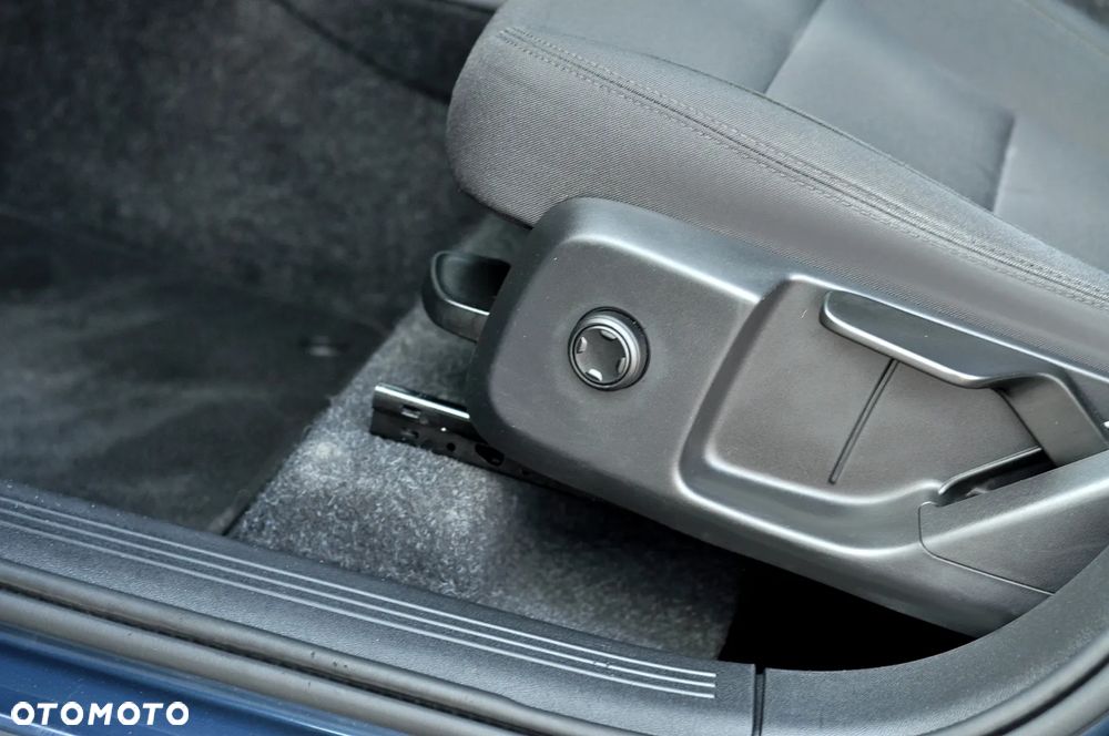 Volvo XC 40 D3 Momentum Pro - 16
