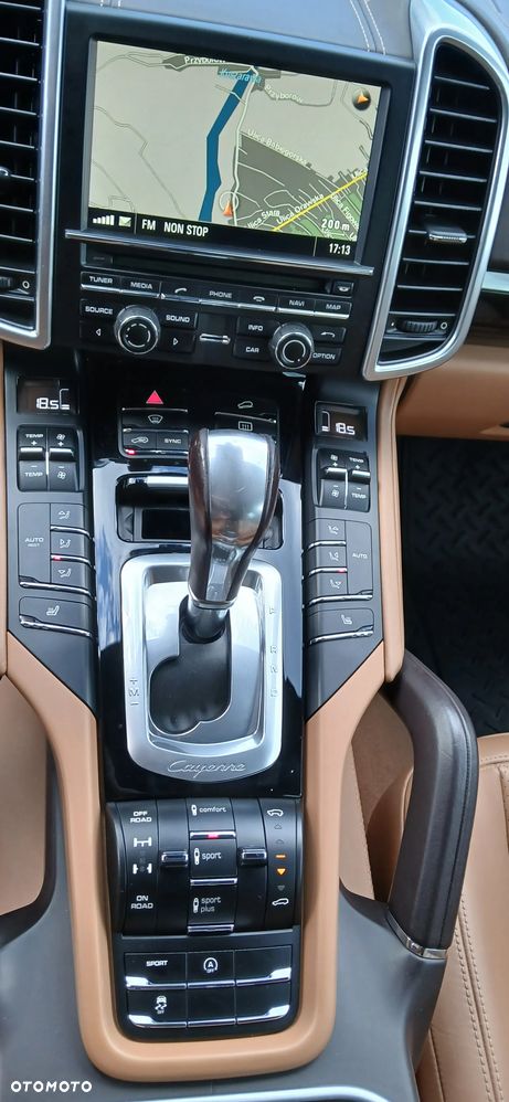 Porsche Cayenne - 17