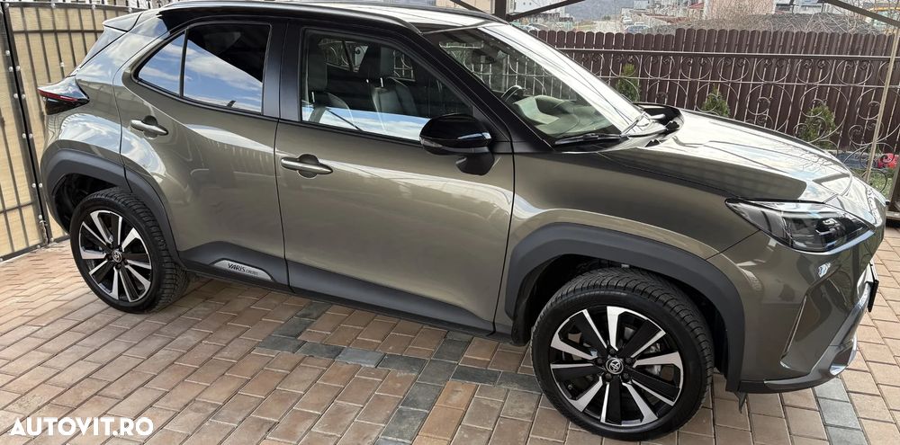 Toyota Yaris Cross 1.5 VVT-i HSD 4x4 Exclusive Premiere - 6