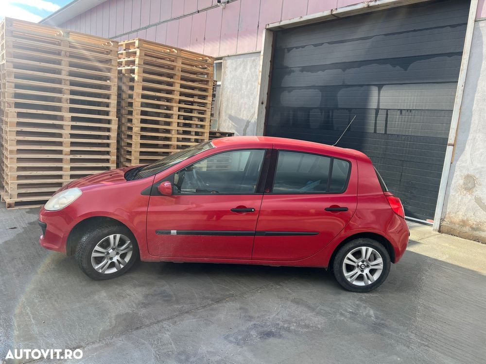 Renault Clio III 1.5 dCi Dynamique - 4