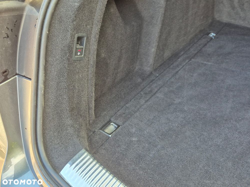 Audi A4 Avant 40 TFSI S tronic S line - 31