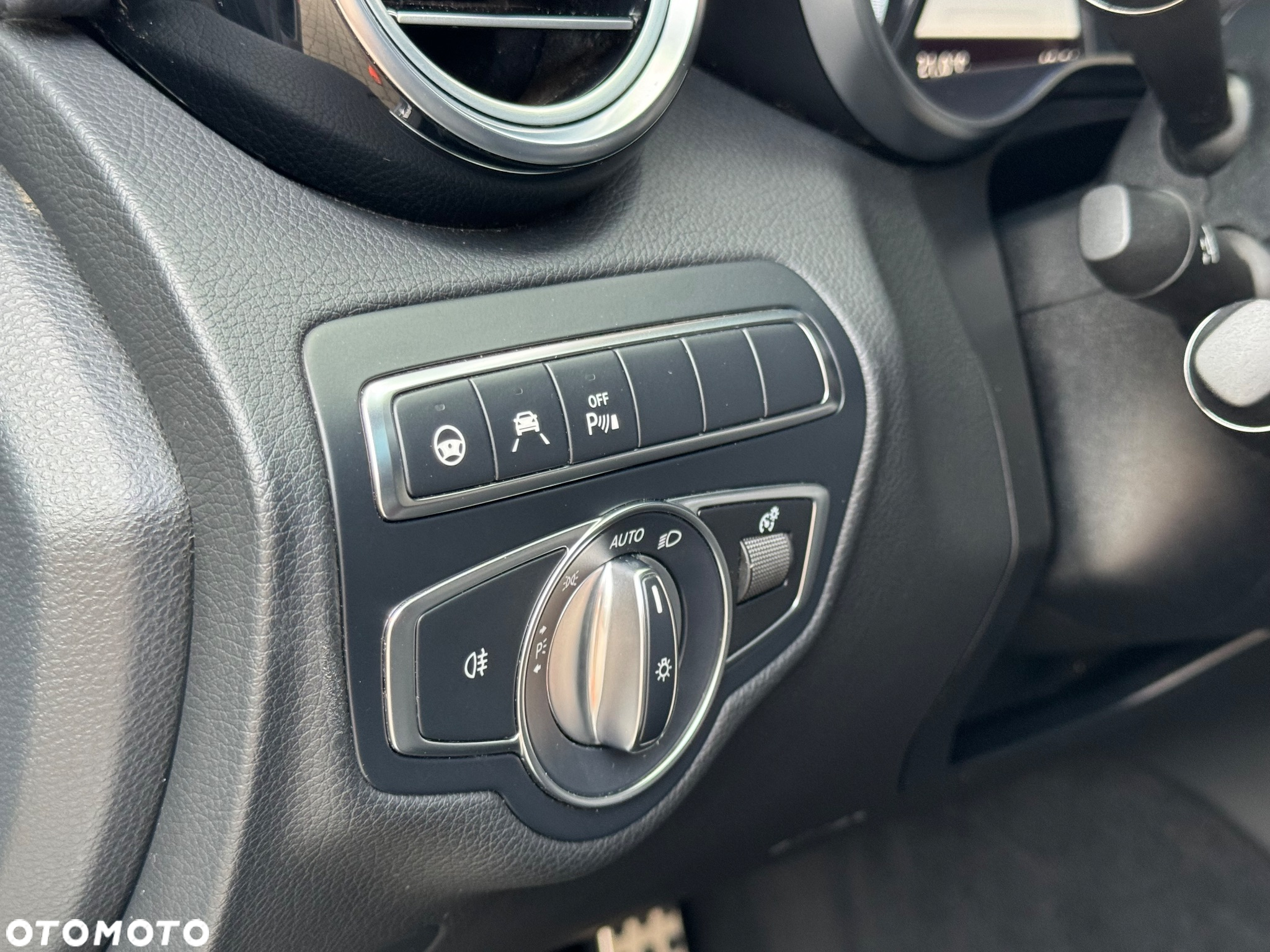 Mercedes-Benz Klasa C AMG 63 Cabrio AMG Speedshift 7G-MCT - 18