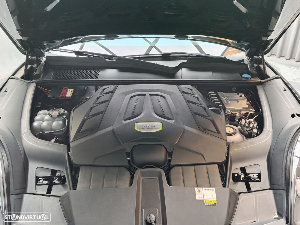 Porsche Cayenne Turbo S E-Hybrid - 29