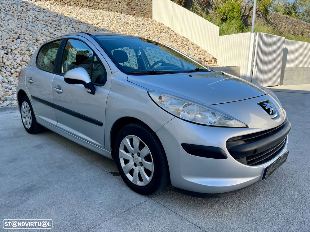 Peugeot 207 1.4 16V Trendy - 12