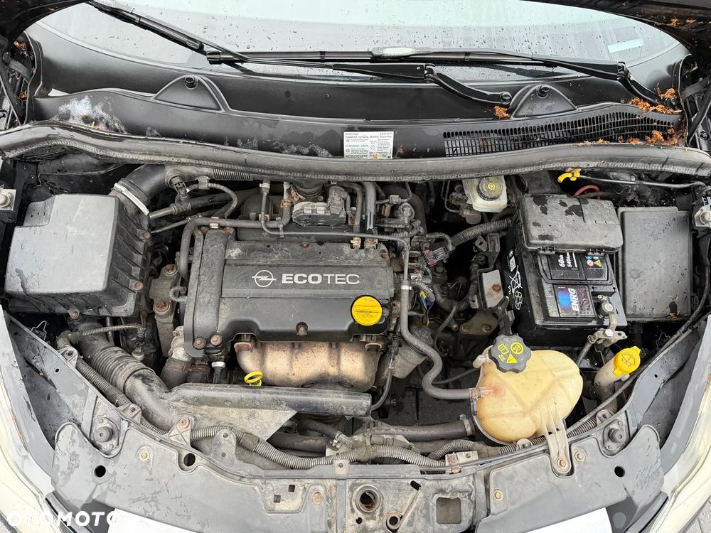 Opel Corsa 1.2 16V - 11