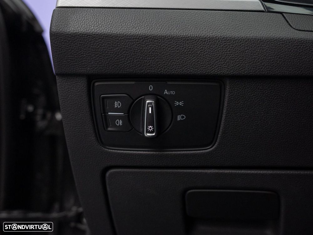 VW Passat Variant 2.0 TDI Business DSG - 18
