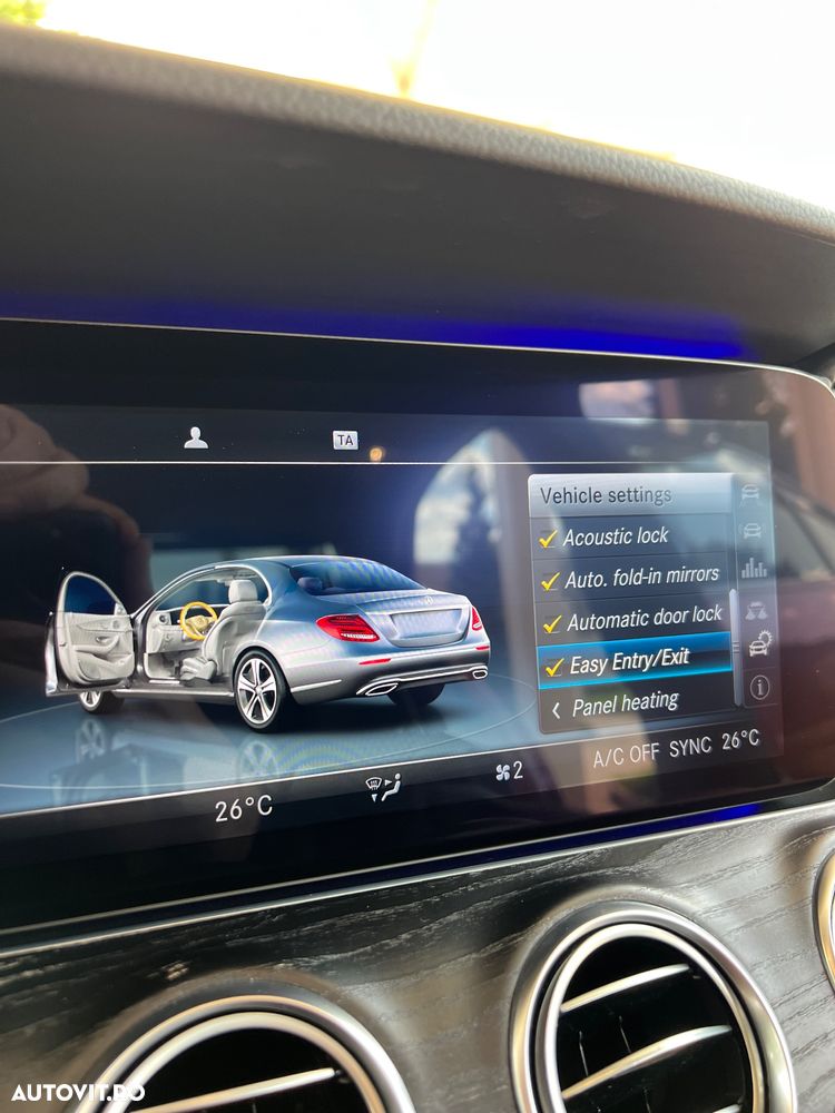 Mercedes-Benz E 200 4MATIC Aut. - 35