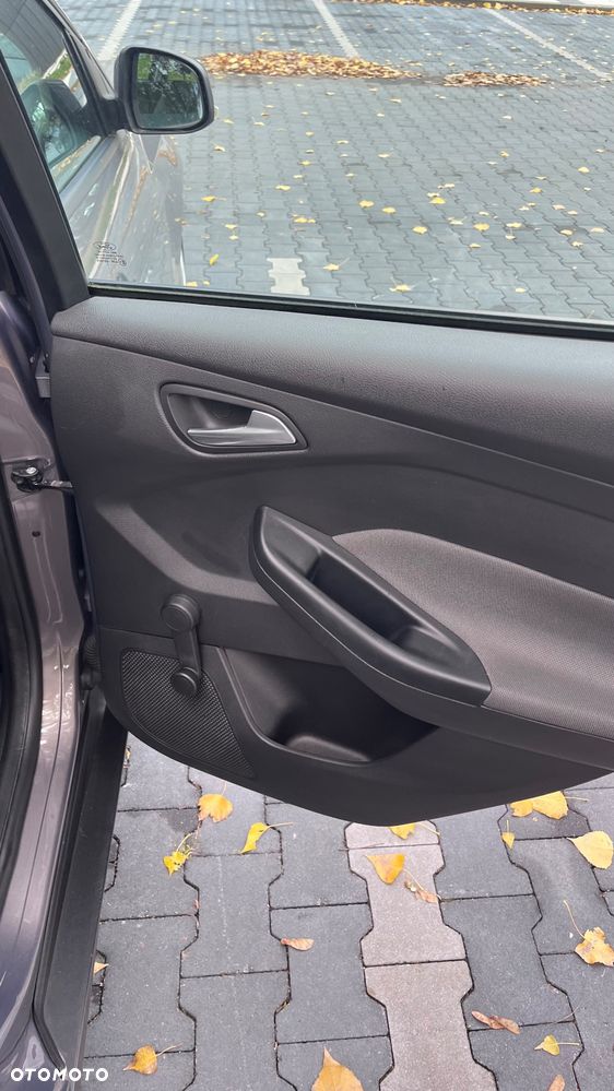 Ford Focus 1.6 Trend - 16