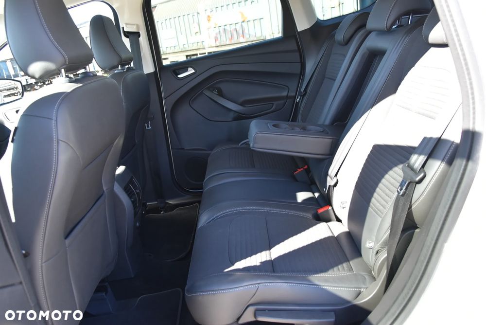 Ford Kuga 1.5 EcoBoost 4x4 Titanium - 14