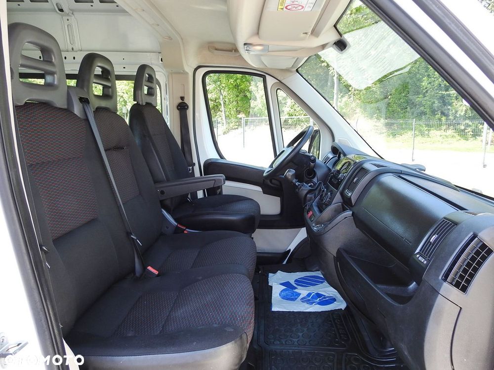 Peugeot BOXER FURGON BRYGADÓWKA  7 MIEJSC 110KM - 30
