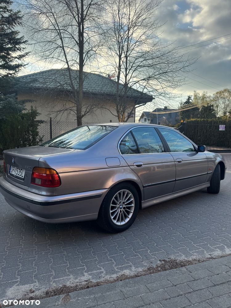 BMW Seria 5 520i - 7