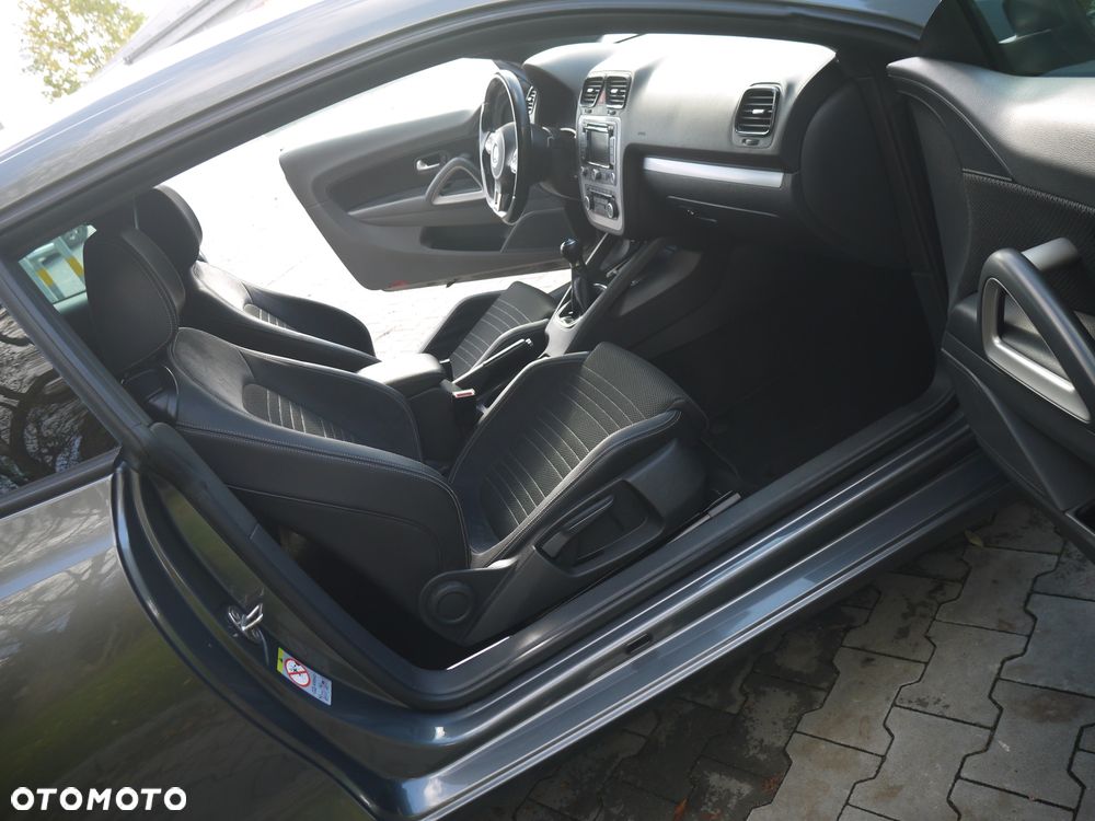 Volkswagen Scirocco 2.0 TDI - 14