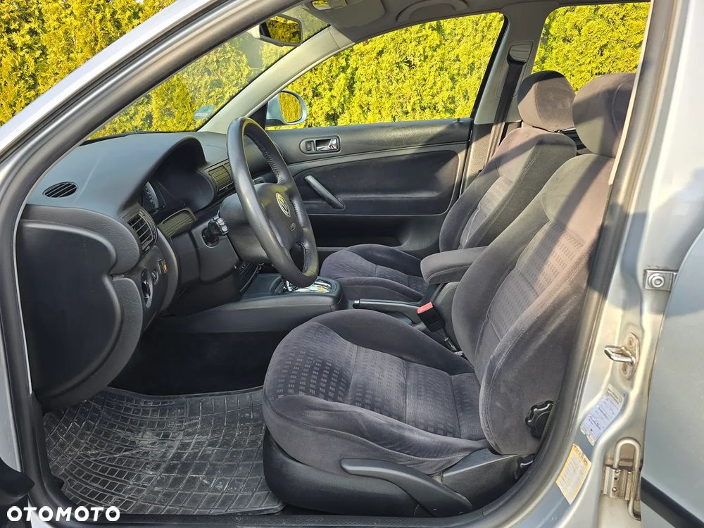 Volkswagen Passat 1.8T Comfortline Tiptr - 8