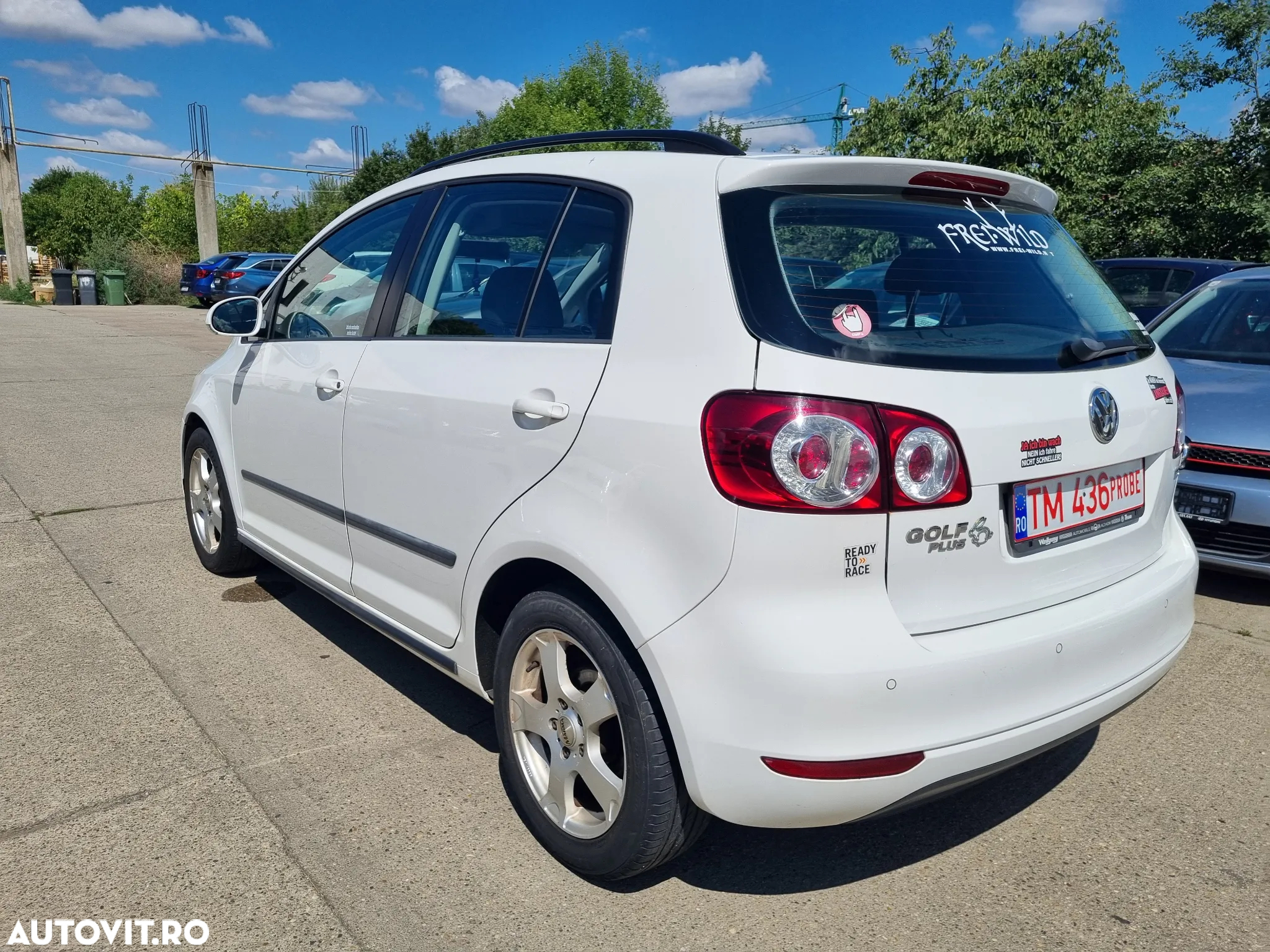 Volkswagen Golf 1.6 TDI BlueMotion Technology DPF Comfortline - 6