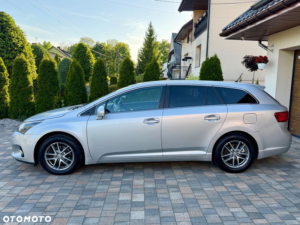 Toyota Avensis 1.8 Executive - 3