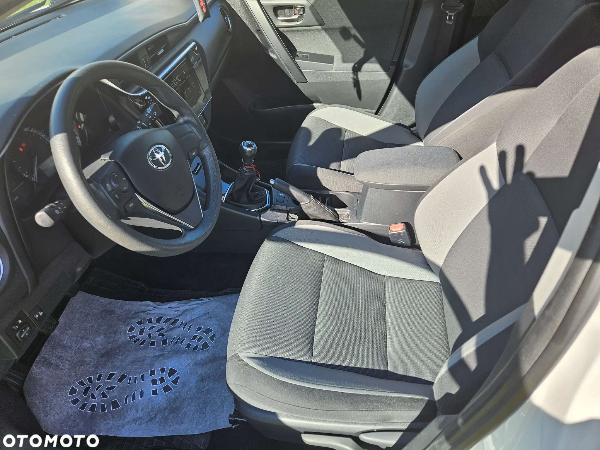 Toyota Auris 1.33 VVT-i Comfort - 10