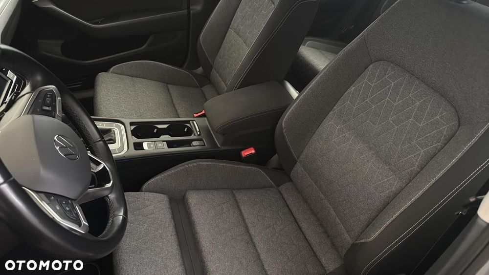 Volkswagen Passat Variant 2.0 TDI SCR Business DSG - 11