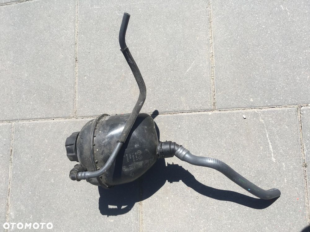 ZBIORNICZEK WYRÓWNAWCZY BMW G01 G02 G05 G06 G07 8610661