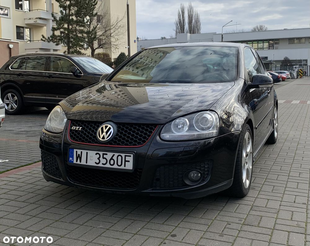 Volkswagen Golf - 1