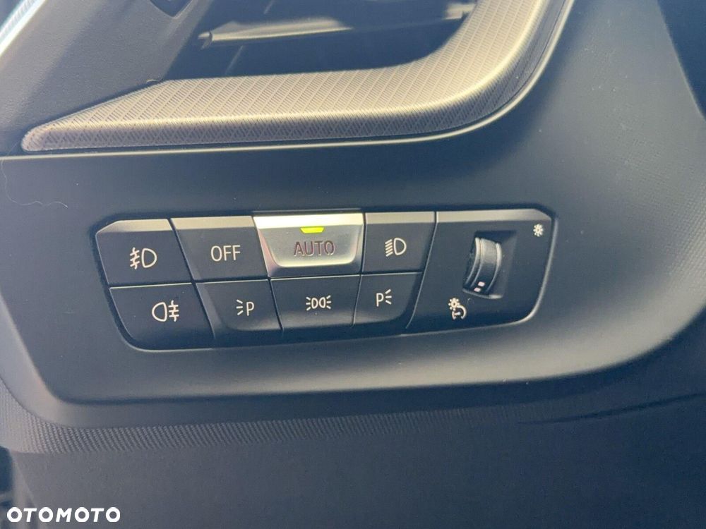 BMW Seria 1 - 22