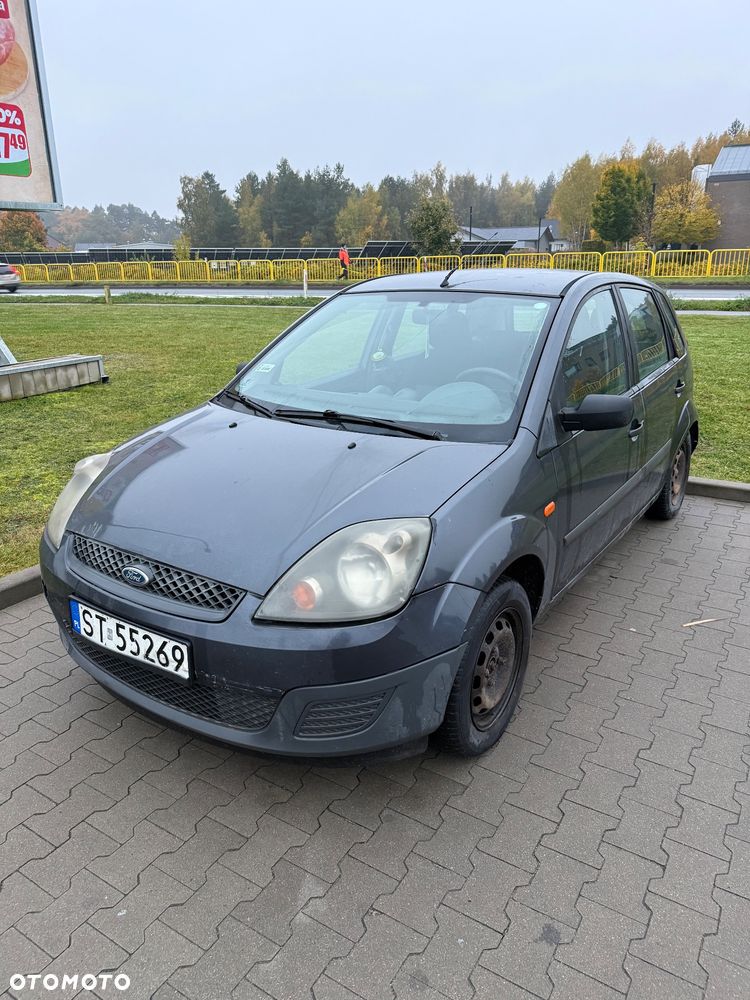 Ford Fiesta 1.3 Ambiente - 1