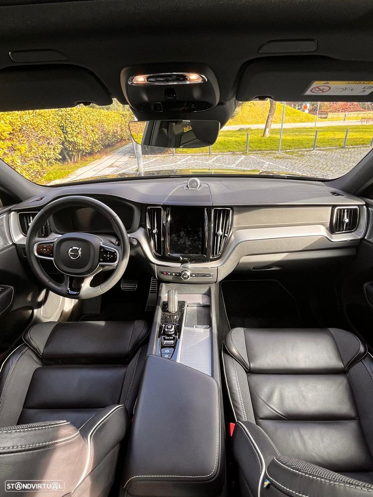 Volvo XC 60 2.0 T6 PHEV R-Design AWD - 8