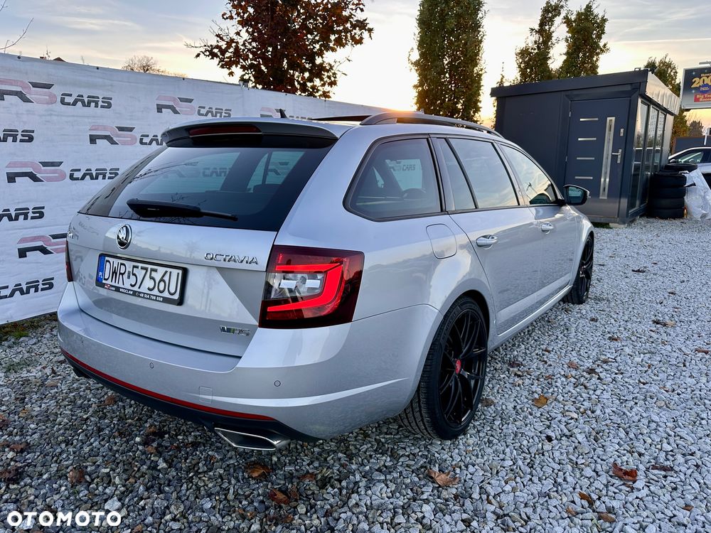 Skoda Octavia Combi 2.0 TDI DSG RS - 8