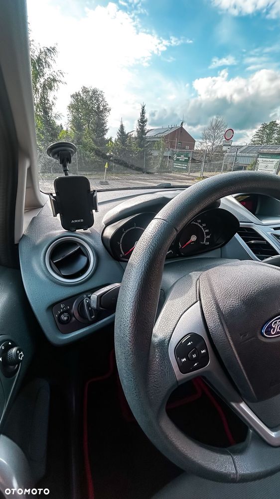 Ford Fiesta - 23