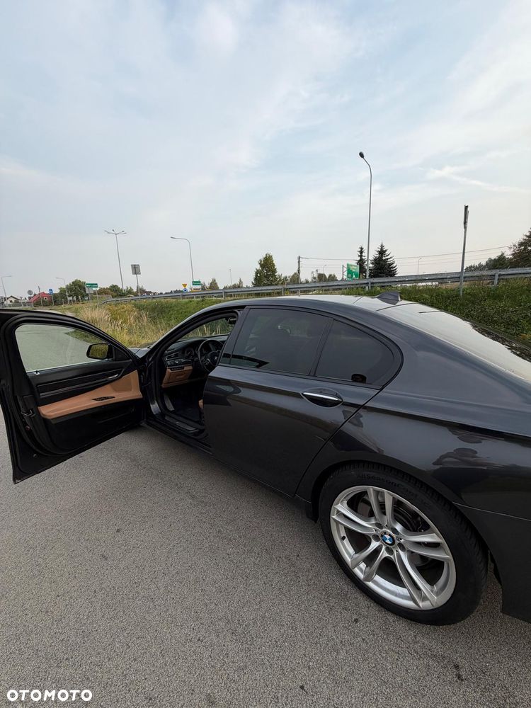 BMW Seria 7 750i xDrive - 8